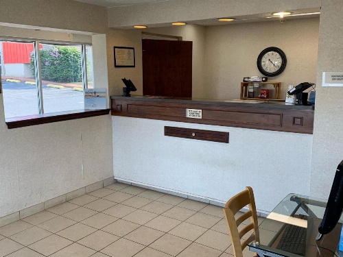 Days Inn by Wyndham Harrisonburg image 1